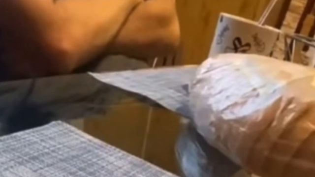Наивный бывший муж хочет поделить дом пополам после развода смотреть онлайн
