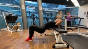 Ягодичный мостик со скамьи