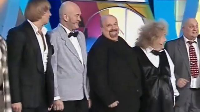 С Новым Годом! Кривое зеркало. 1 января Новогодний праздник. смотреть онлайн