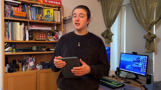 Logitech Combo Touch Review: NOT as Good as you Think! смотреть онлайн