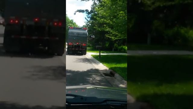 Heil python garbage truck collecting trash смотреть онлайн
