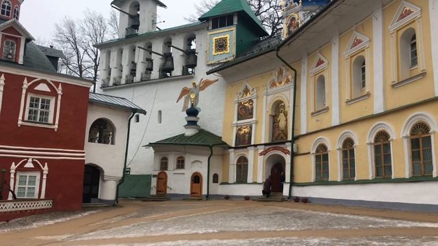 Богом званные пещеры. Пскове-печерский монастырь. Паломническая служба Товия смотреть онлайн