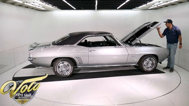 1969 Chevrolet Camaro SS for sale at Volo Auto Museum (V19284) смотреть онлайн
