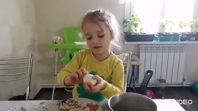 Плохая погода, печём пирожки с дочкой смотреть онлайн