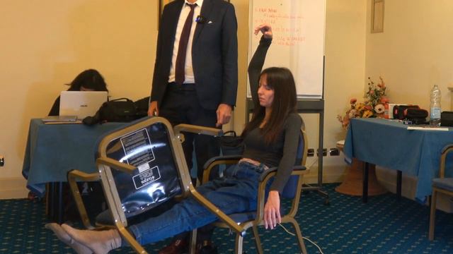 The non-verbal hypnotic state of Catalepsy / Dr. Paret's non-verbal hypnosis masterclass смотреть онлайн