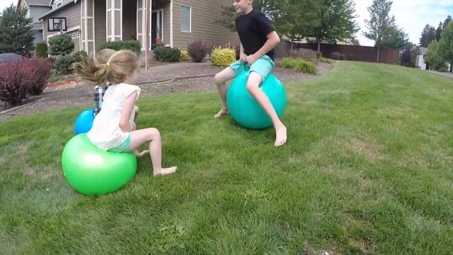 Hopper Ball Surprise and RoboMom Wipeout смотреть онлайн