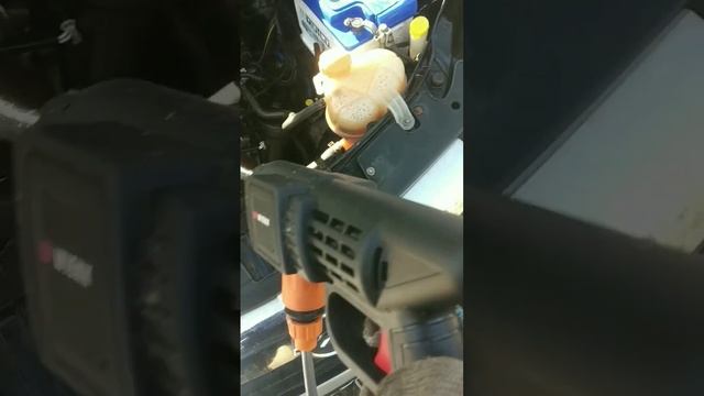 Мойка подкапотки Opel Corsa D #авто #опель #shots смотреть онлайн