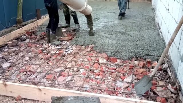 Заливка монолітного фундаменту для гаража смотреть онлайн