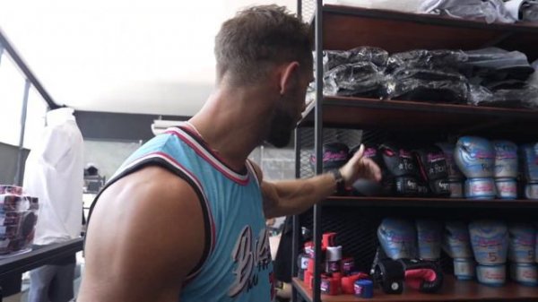 EP.21 People Of Bangtao | Bangtao Merchandise Tour | Discount On Bangtao FightStore! | What’s New?