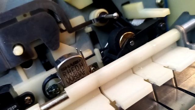 Sharp GF-999. Замена роликов прижимных и тонвала. ЛПМ готов смотреть онлайн