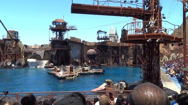 Waterworld FULL stunt show at Universal Studios Hollywood 2021 смотреть онлайн