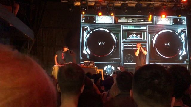 Бумбокс - Квіти в волоссі (LIVE 2018 Kyiv) смотреть онлайн