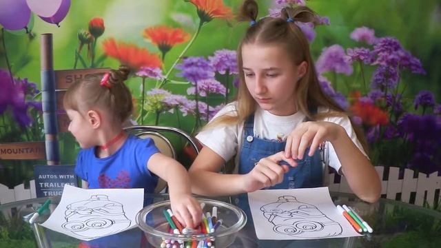 3 МАРКЕРА ЧЕЛЛЕНДЖ Вика Против Сони Мы Рисуем Вы Голосуете 3 MARKER CHALLENGE with Sisters смотреть онлайн