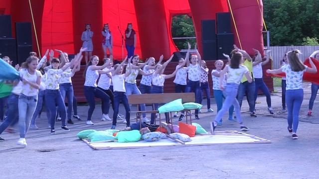 ВСТАВАЙ! День молодёжи в Белоярском! смотреть онлайн