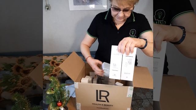 Распаковка Нового прибора. Девайс от компании LR : Встречайте! Цайтгард Про | Zeitgard Pro смотреть онлайн