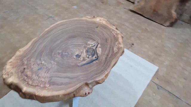 Кофейный столик из массива Карагача. Ручная работа. смотреть онлайн