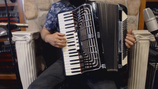 3738 - Black Orfeo Piano Accordion LMM 41 120 $799 смотреть онлайн
