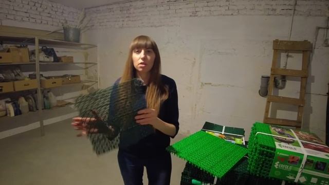 Пара сделала НЕОБЫЧНОЕ и КРАСИВОЕ НАПОЛЬНОЕ ПОКРЫТИЕ за 2 часа своими руками в комнате 25 м2! смотреть онлайн