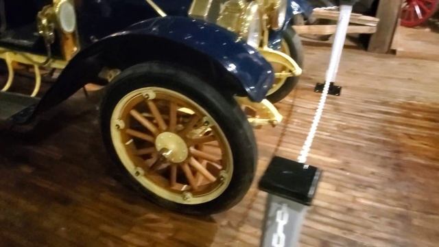 Канадский автомобильный музей - [Canadian Automotive Museum] - Oshawa, Ontario - vLog Nov 2020 смотреть онлайн