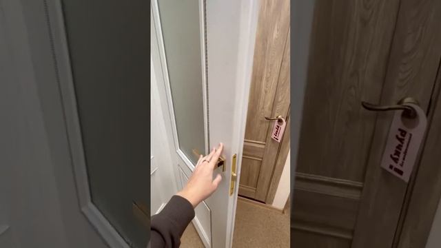 Межкомнатные двери Краснодеревщик в белом цвете (с декором, стеклом) смотреть онлайн