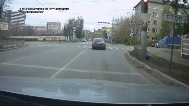 Автохамство на перекрестке Постышева и Лежневской в Иванове смотреть онлайн