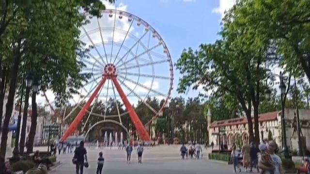 В парке Горького первый день после карантина. Ура! Свобода! Каролина проходит экстримальный маршрут смотреть онлайн