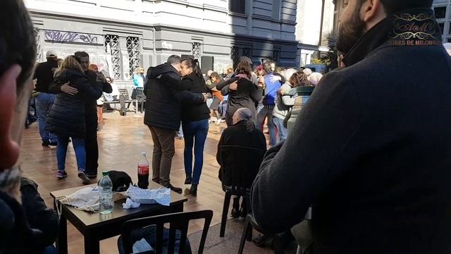 Convivencia con el tango en Montevideo, aniversario de Gardel смотреть онлайн