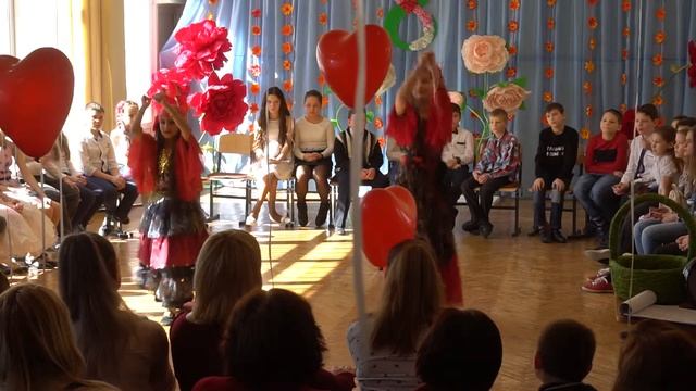 Цыганский танец - Утренник "И в шутку и всерьёз" смотреть онлайн