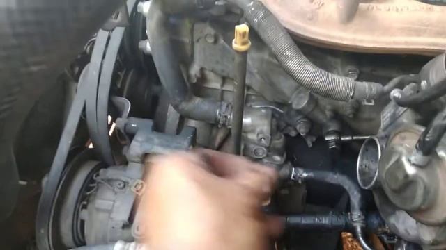 Mazda BT50 4X4. Como instalar el termostato. смотреть онлайн