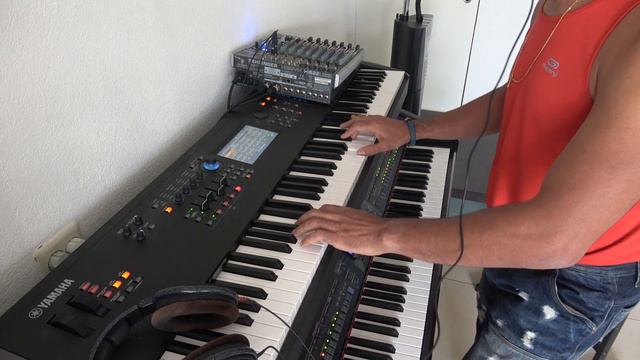 Barock Trance Music played on the Yamaha MODX8 смотреть онлайн