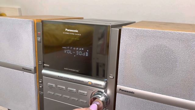 Panasonic CD STEREO SYSTEM SA-PM18 смотреть онлайн