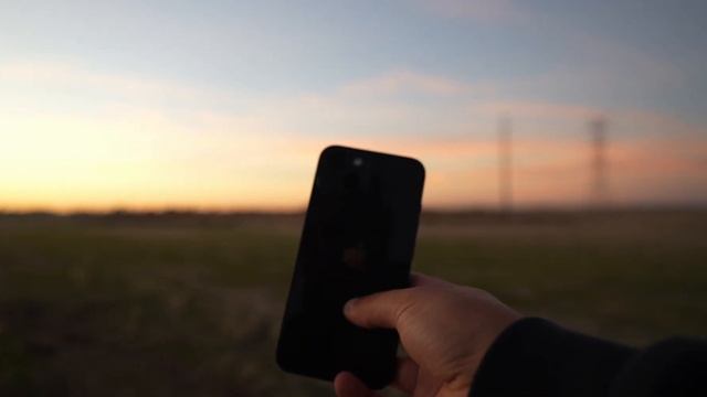 iPhone 13 mini vs iPhone 14! Which is Better at What? смотреть онлайн