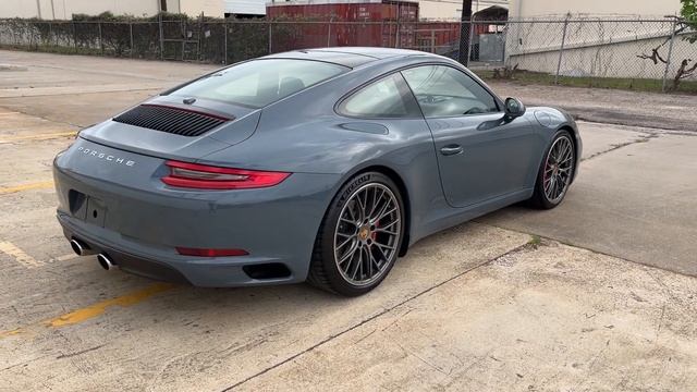 2017 Porsche 911 Carrera S Walk Around Video смотреть онлайн