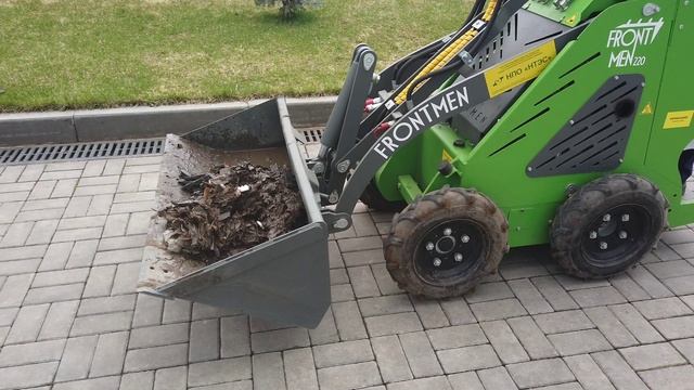 Очистка ливневой канализации. Мини-погрузчик FRONTMEN смотреть онлайн