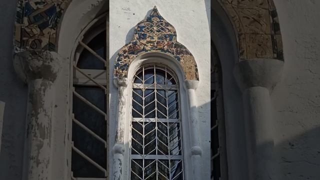 Самый красивый храмовый комплекс в Клязьме.(Церковь Спаса Нерукотворного и Гребневская церковь)