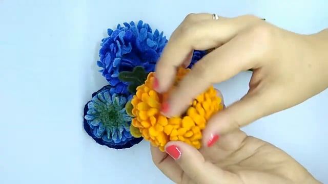 Брошь из шерсти "Пионы" / Felted wool brooch "Peonies" смотреть онлайн