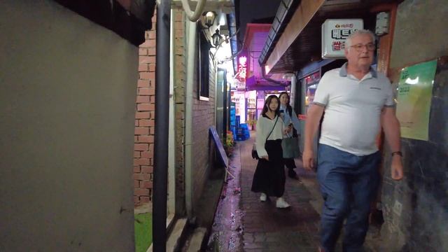 Exploring Ikseon-dong Hanok Street, Hidden Treasures in the Skyscrapers of Seoul | 4K Walking Tour смотреть онлайн