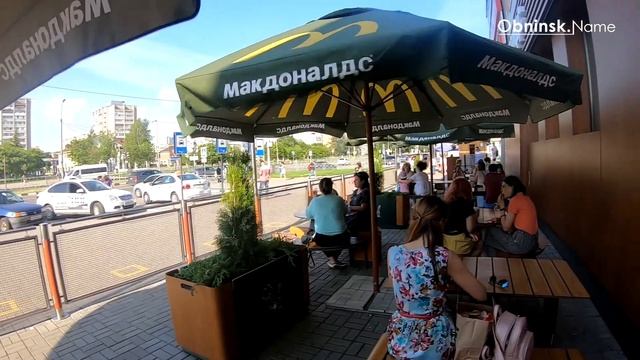 Летние кафе в первый день открытия были битком смотреть онлайн
