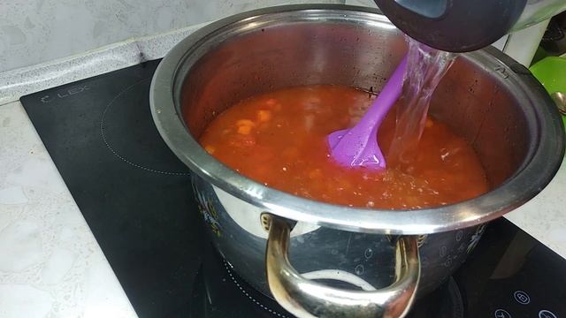 СУП  С  ФРИКАДЕЛЬКАМИ  И   ДОМАШНЕЙ  ЛАПШОЙ