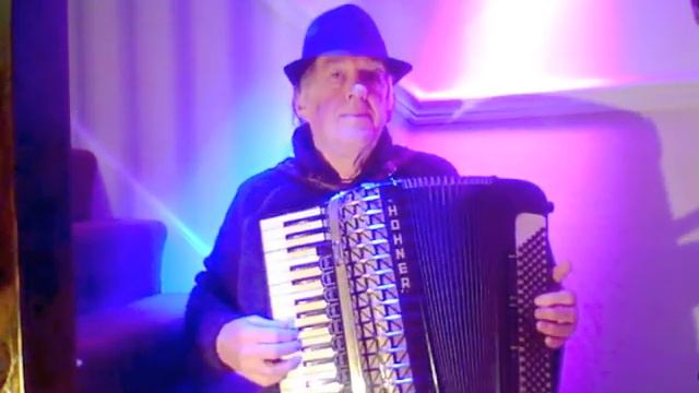 Milaya Russian gypsy song on a Hohner Atlantic accordion смотреть онлайн