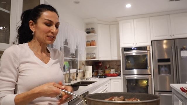 Как Готовить Филе Свинины - Два Варианта - Рецепт от Эгине - Heghineh Cooking Show in Russian смотреть онлайн