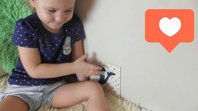 #рисунки #краски #varya Варька рассказывает про рисунки с кружка "Волшебники"/Nastya & Varya Vlog смотреть онлайн