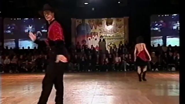 Gary McIntyre & Lisa Richardson - 2000 UCWDC Worlds Masters Showcase Division Solo Medley смотреть онлайн