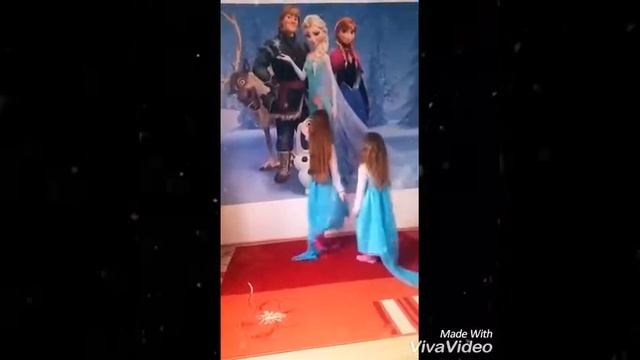 Платья Эльза и наша сценка?? смотреть онлайн