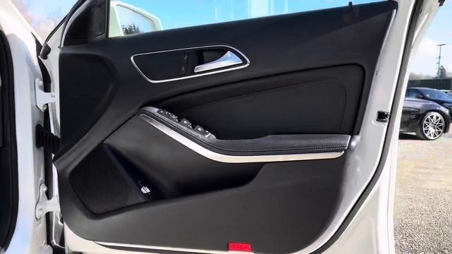 MERCEDES-BENZ GLA-CLASS 1.6 GLA 200 SE EXECUTIVE 5d смотреть онлайн