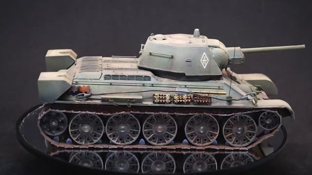 Модель танка T-34-76 от "Звезды", масштаб 1:35. Ролик со звуком смотреть онлайн