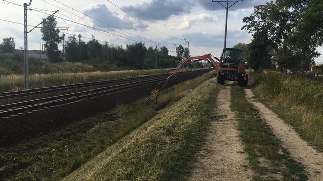 Скашивание травы вдоль полосы отвода смотреть онлайн