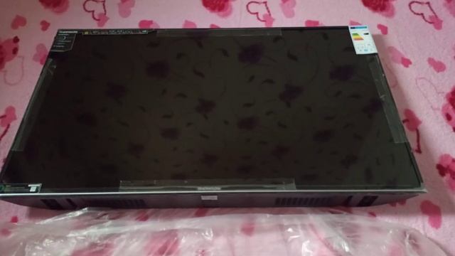 Распаковка — Телевизор Thomson T43USM7020 смотреть онлайн