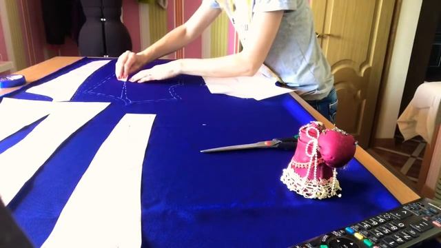 Шьём женский брючный костюм (видео 1)