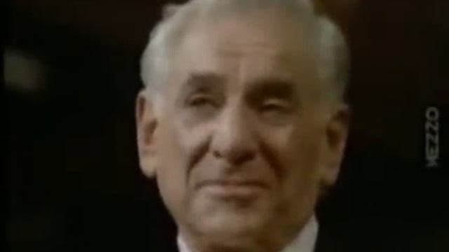 Леонард Бернстайн , дирижирование оркестром только мимикой и взглядом смотреть онлайн